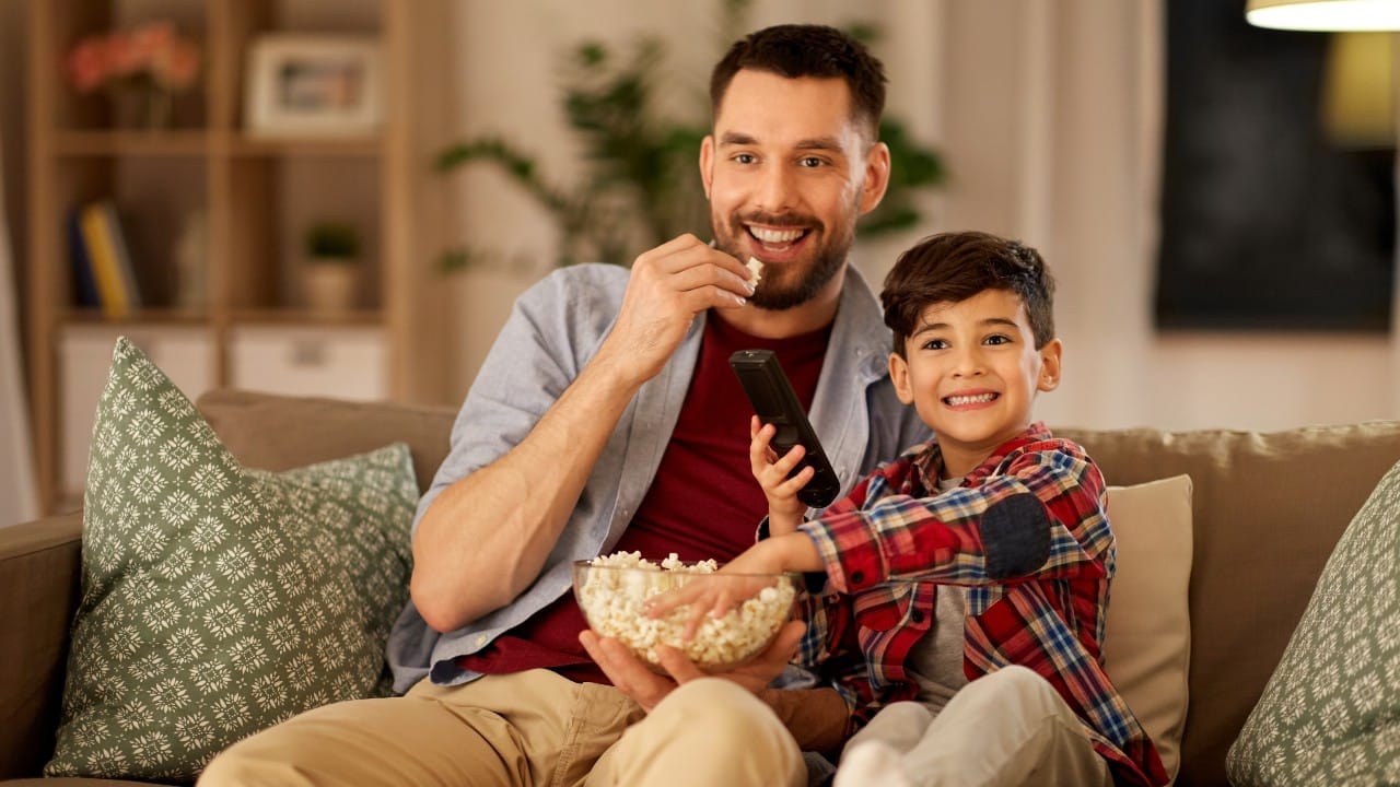 ¿Buscas una merienda (botana) saludable? Prueba las palomitas de maíz