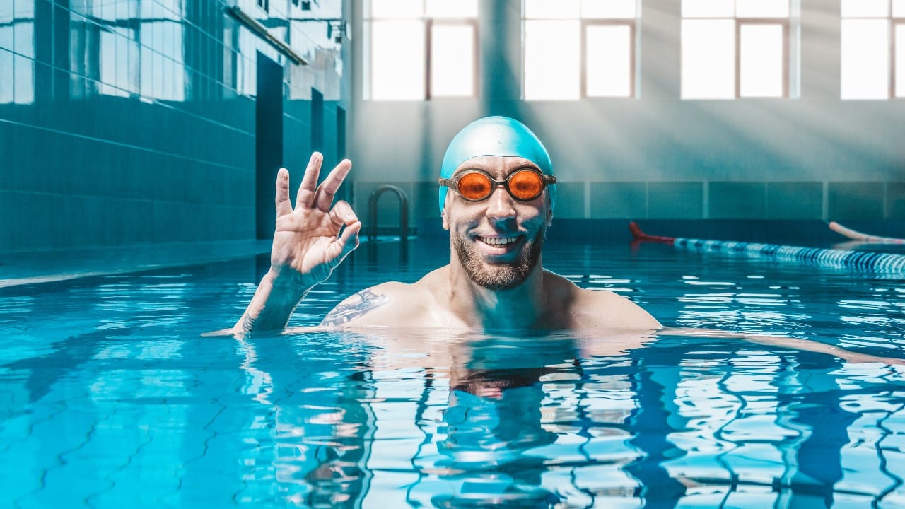 Protege tus ojos cuando entres a la piscina (alberca)