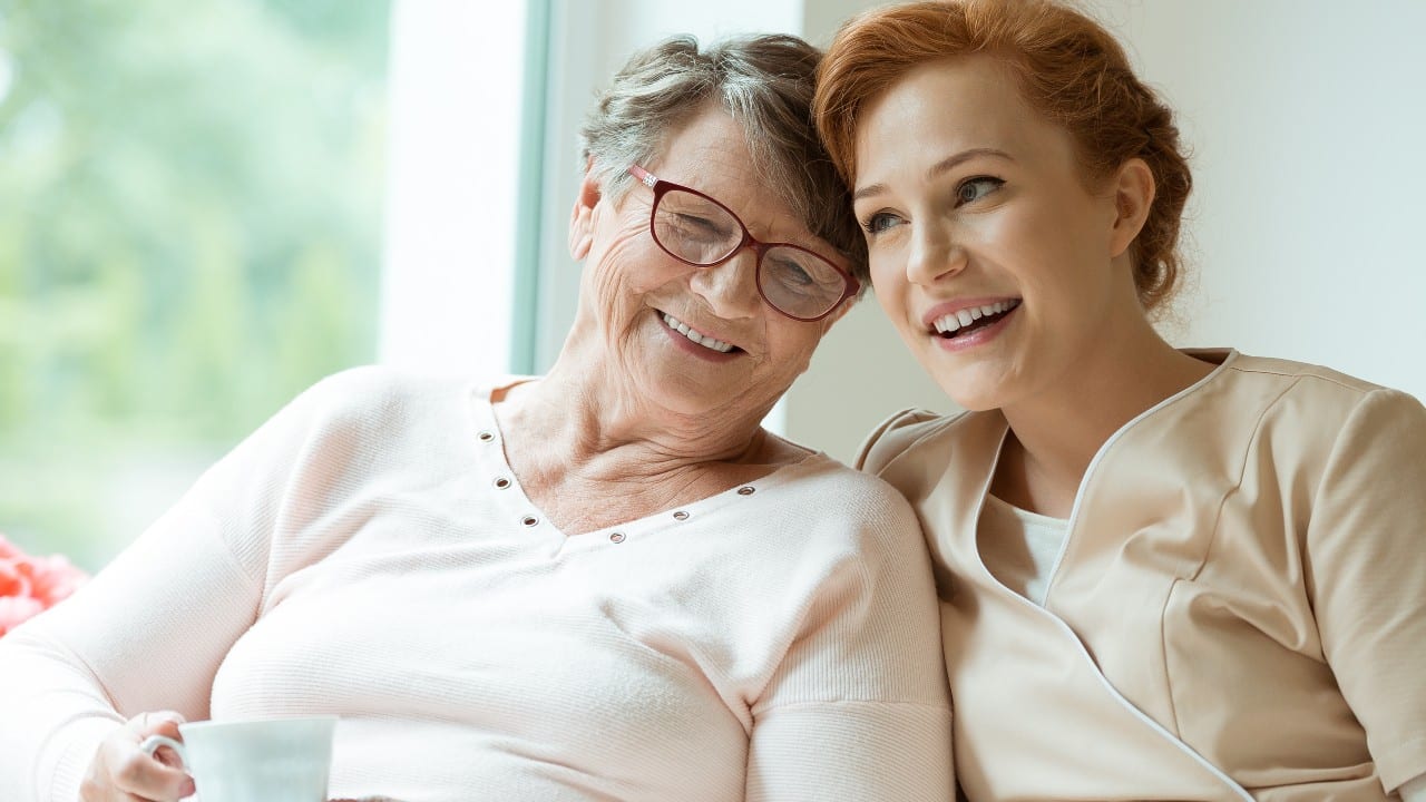Cómo lidiar con la agitación y la agresión en una persona con Alzheimer