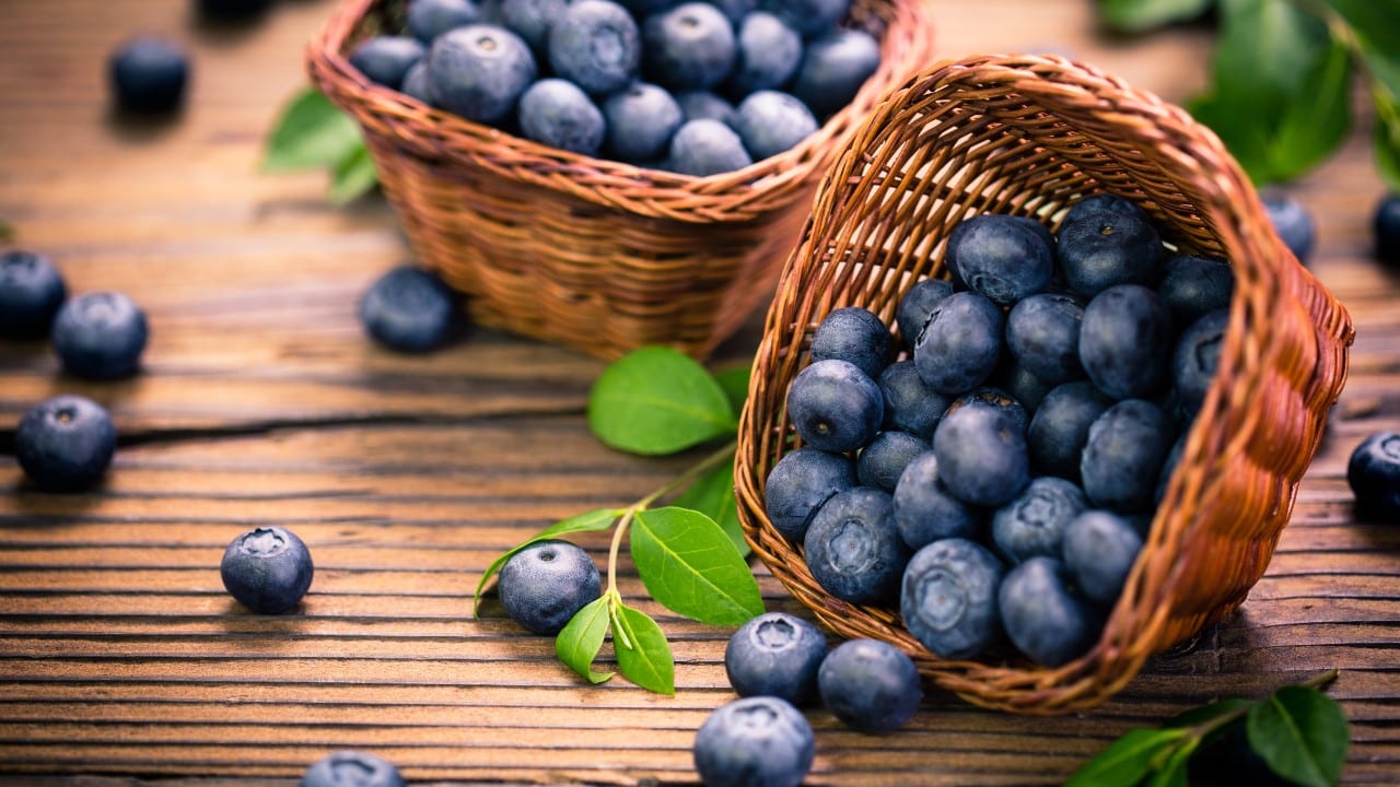 fruta entera y fresca