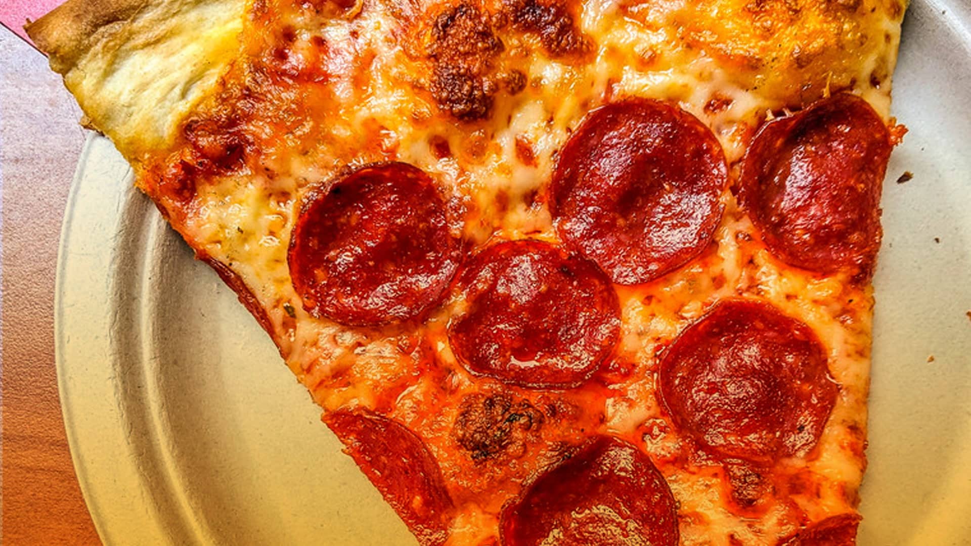 «La Dama de la Pizza» de San Francisco que reparte comida a los pobres